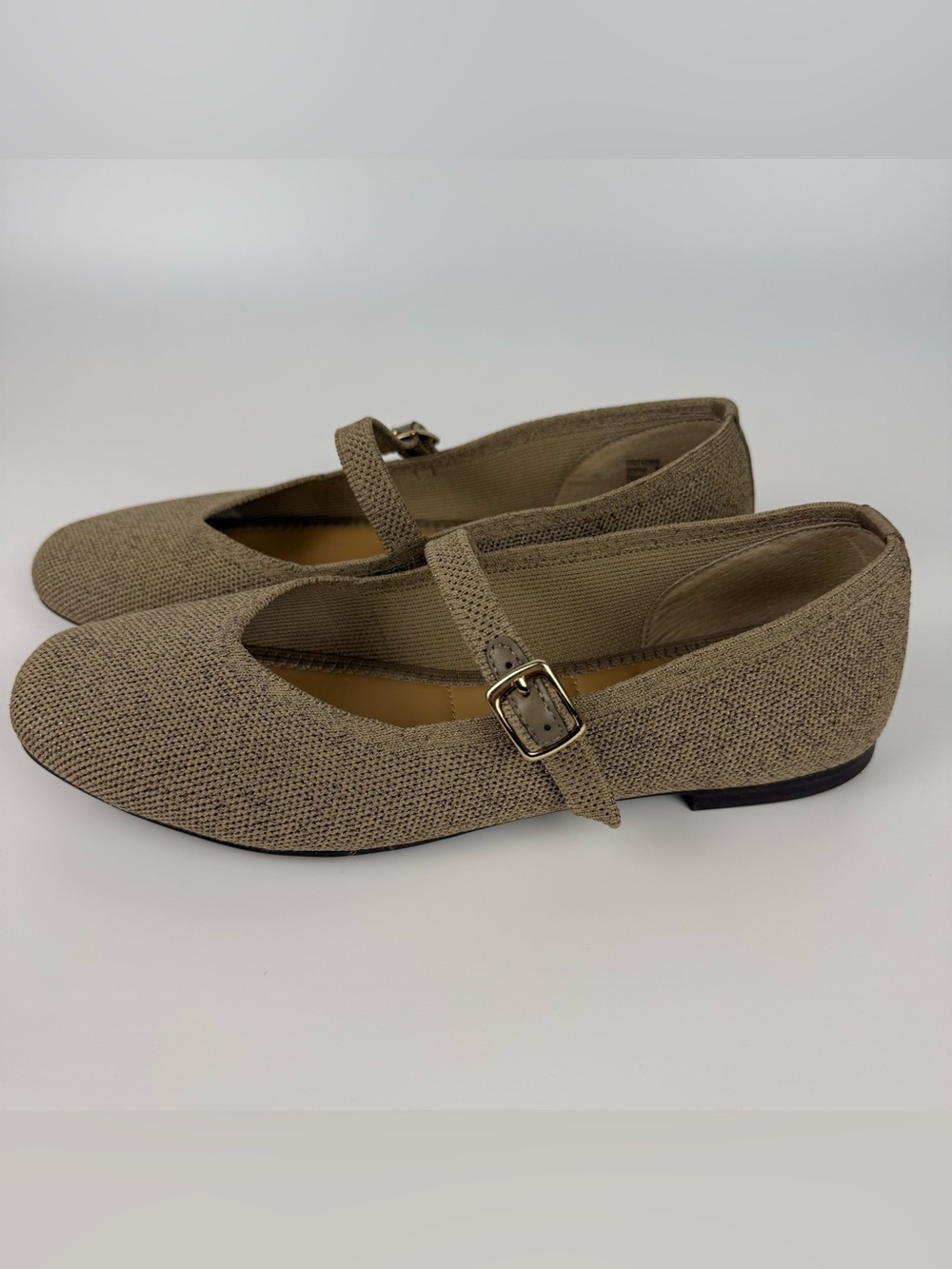Kelly and Katie Women's Beige Metallic Sophi  Mary Jane Flats - 7.5